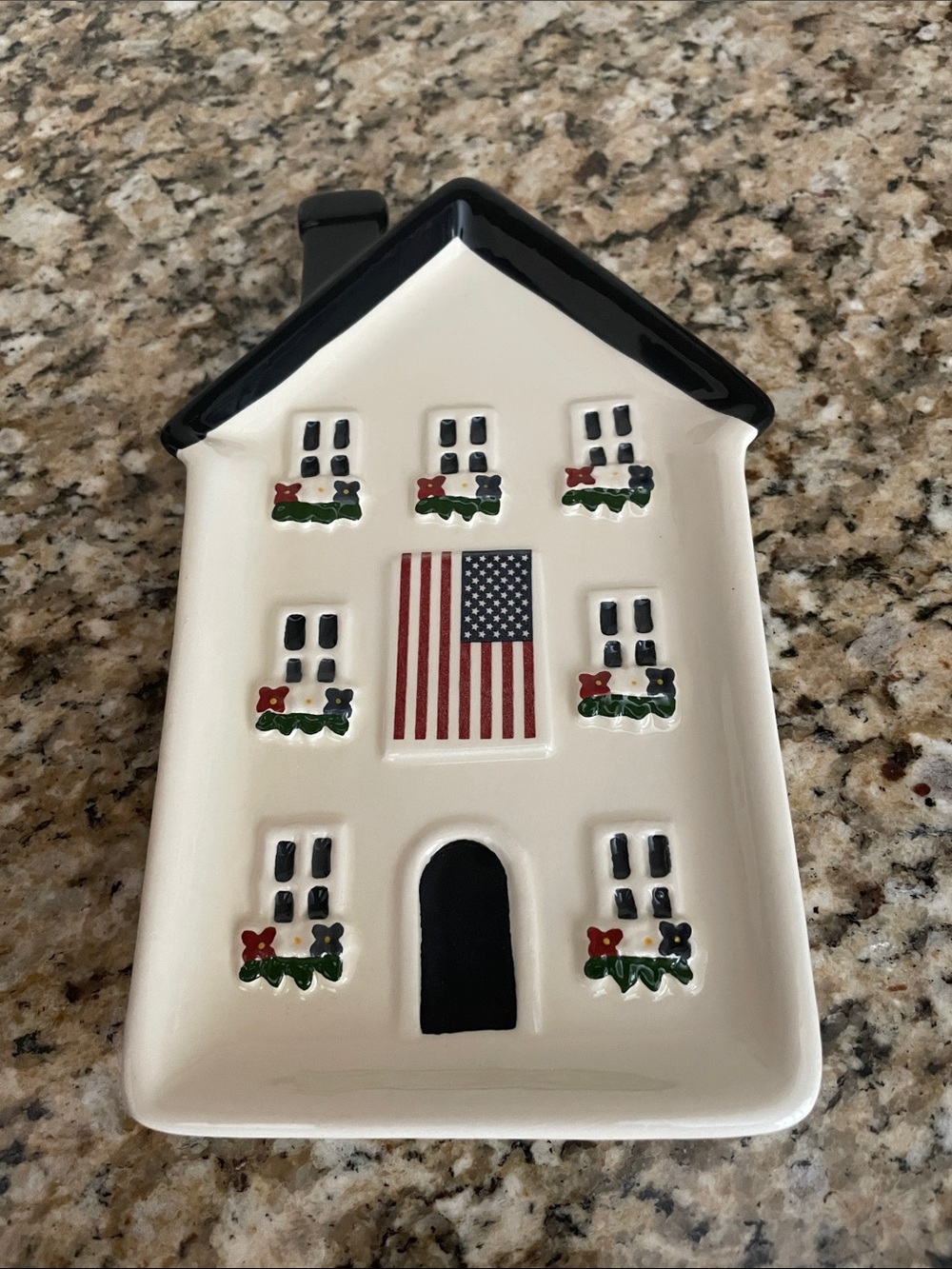 Patriotic White House-Shaped Holiday Spoon Rest